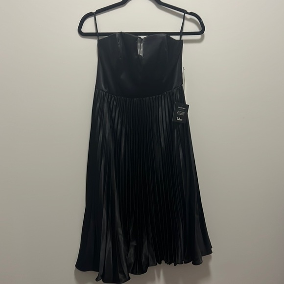 Lulus Dresses & Skirts - New with tags (NWT) Lulus Black Strapless Dress